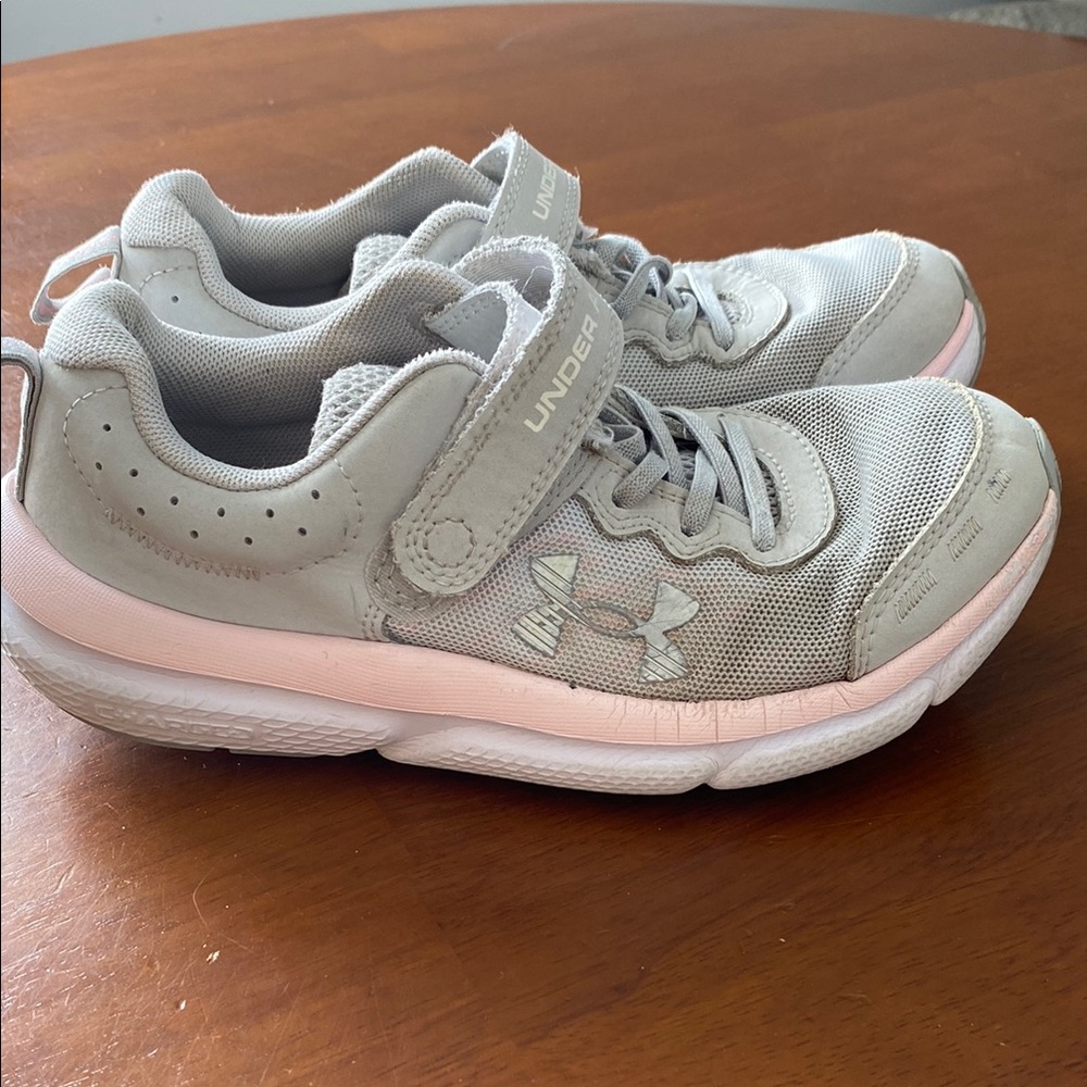 Under Armour Charged Gray and Pink Sneakers with Breathable Mesh Girls size 3Y
